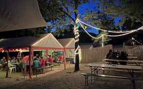 Entspannt ausklingen lassen: Abende im Sportcamp